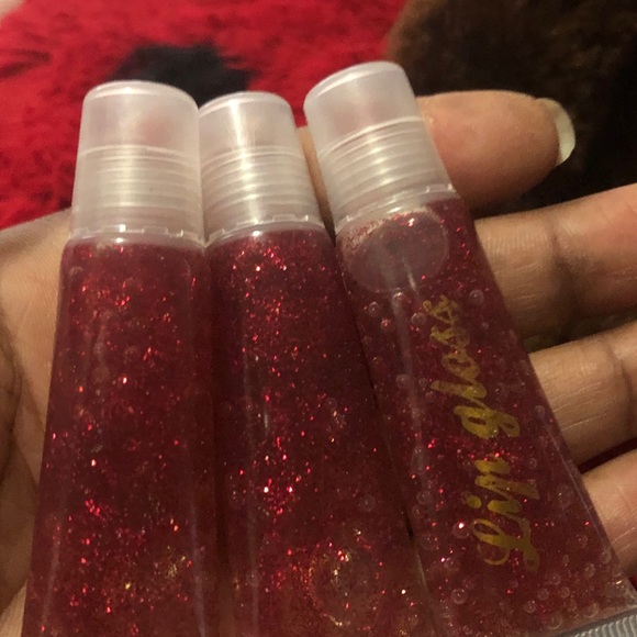 Lips gloss and lashes - Picture 6 of 16